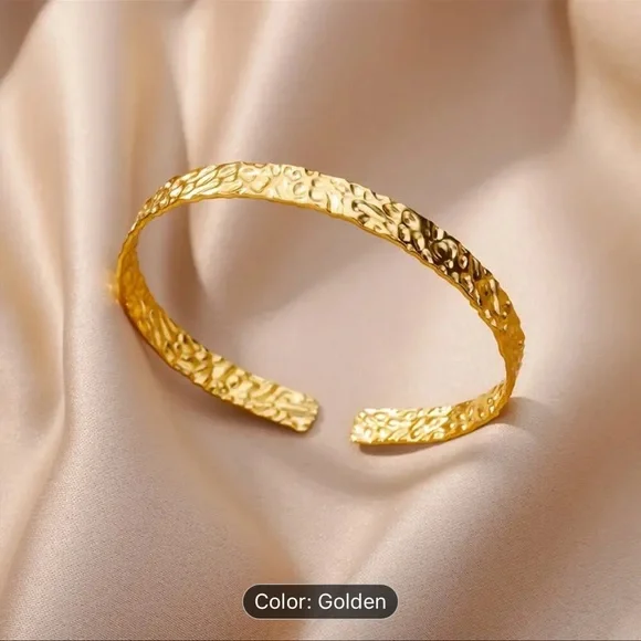 Delicate Hammered Texture Cuff Bracelet Stainless Steel 18K Plated Elegant Style - Picture 6 of 8